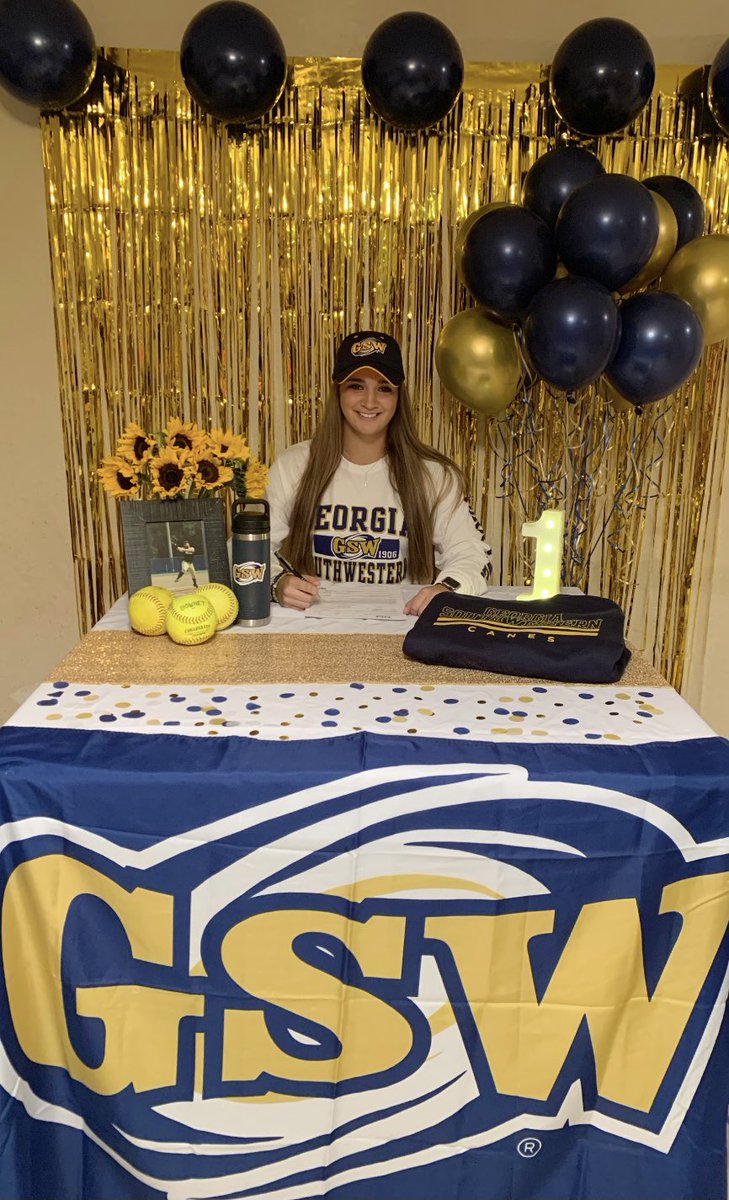 TrinityWhitfi11's tweet photo. Happy #NationalSigningDay 💛💙 Officially a Lady Cane!🥎 @nicki_levering @Madison_K_Ragan @_GSWSoftball https://t.co/QlBItmaa9i