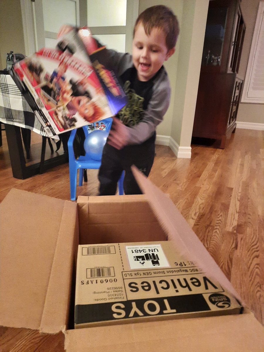 MIfamBrewFun's tweet photo. These are awesome!  Thanks for letting us try these out!! ⁦@SpinMaster⁩ and ⁦@Tryazon⁩. We got to try Ninja Bots, stunt shot and Monster Jam Megalodon.  #spinmaster #tryazon #monsterjammegalodonstorm #airhogs #ninjabots #stuntshot https://t.co/iJGw2uxJEt