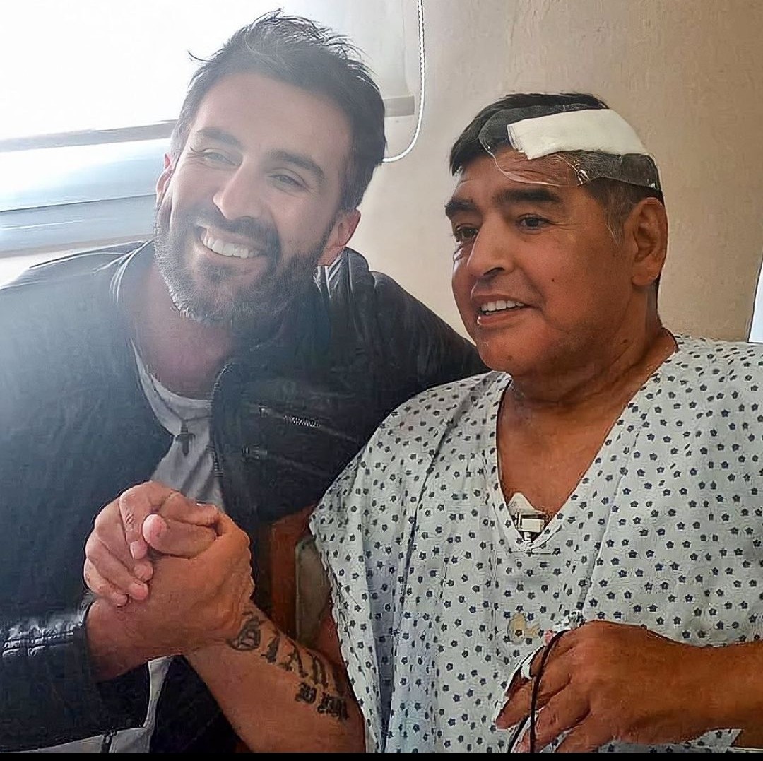 Leottte's tweet photo. Como olvidar cuando maradona actuó en Vis a Vis. https://t.co/PagFSwDKhp