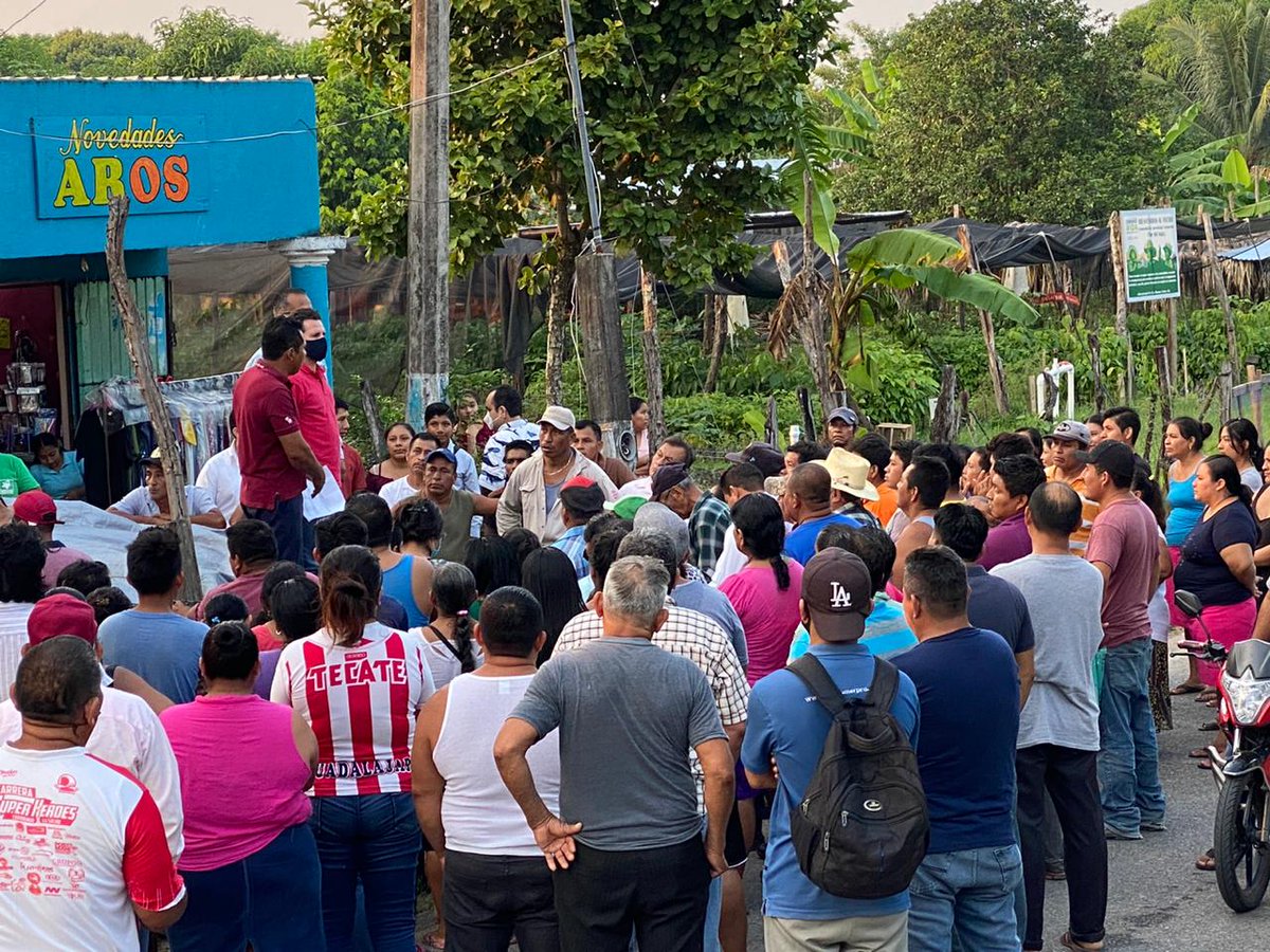 gerardogaudiano's tweet photo. Agradezco la enorme solidaridad y el apoyo material de muchos voluntarios que aman a #Tabasco y que se dedican a apoyar. Sigamos así, mostrando el gran corazón que tenemos los tabasqueños. #GGR https://t.co/wmaMmYLbm6