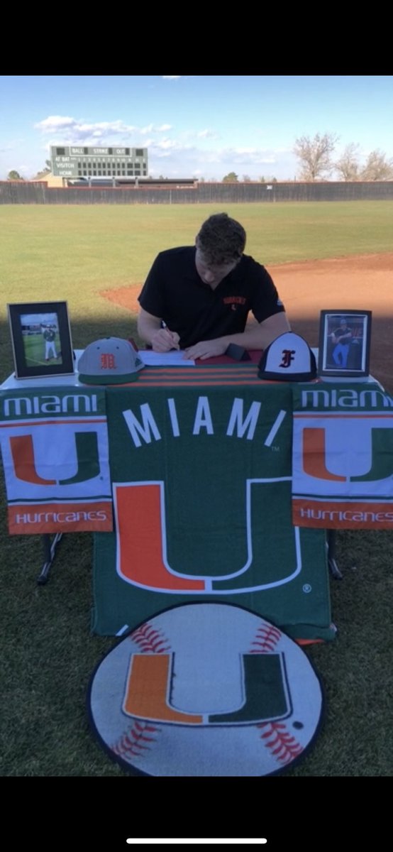 JD_Jones7's tweet photo. Thanks to everyone for helping me get here ✅🙌🏻 @CanesBaseball @Lopez_Baseball @GinoDiMare1 @MiamiHurricanes @FHSBaseball_14 @JSully12 @NorthEast_BBall @RockiesScout @jjvail @donnajones1231 #NLISigningDay https://t.co/C4o4oo7Wed