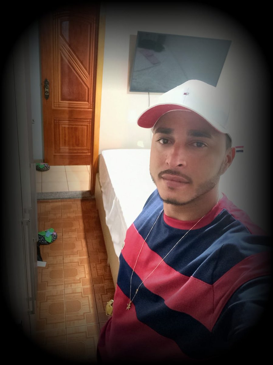 jcs_Ariano's tweet photo. Fuja de pessoas tóxicas , elas vão tentar fazer você acredita que não é possível . https://t.co/hOZiaRYvhy