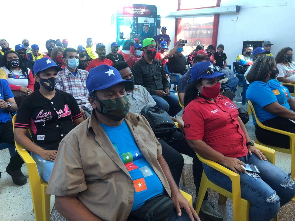 ELOYSULBARAN's tweet photo. En el estado Lara el sector #TransporteMultimodal se compromete a rescatar el Poder Legislativo, máxima movilización de nuestro gremio para que cada venezolan@ pueda ejercer su derecho al voto... Se viene tremenda victoria popular 

#VenezuelaProducciónYFuturo https://t.co/hQeNpk7Lrs