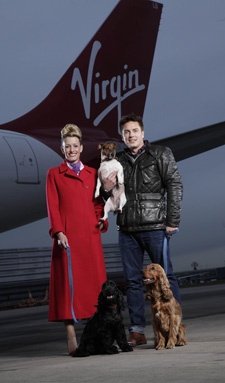 poller_jess's tweet photo. Virgin Atlantic Pet Promo Advert (Photoshoot) with John Barrowman and his dogs ❤️❤️❤️ #JohnBarrowman #CaptianJack #Harris #Charlie #VirginAtlantic #Promo #Film #Photoshoot https://t.co/2VWpP4aCAX