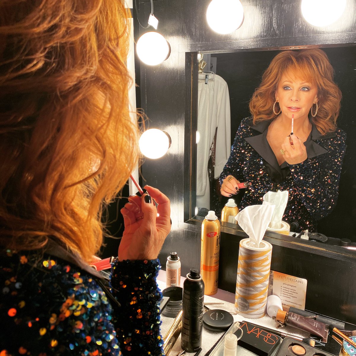 reba tweet picture