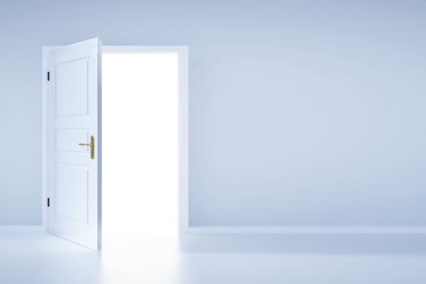 открытая дверь в темную комнату. книга приоткрытая дверь мастрюкова. приоткрытая дверь книга. читать приоткрытая дверь. приоткрытая дверь татьяна мастрюкова.