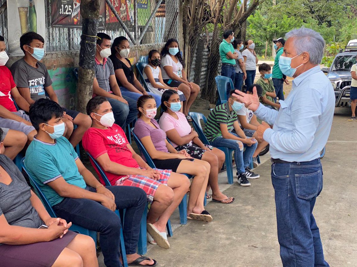 MedardoAlcalde's tweet photo. Por medio del programa CONVIVIR , entre la @Alcaldia_SV y #FISDL @DesarrolloSV, dio inicio el “TALLER DE SERIGRAFIA ARTESANAL COMUNITARIO PARA JOVENES”, llevándose a cabo en el Centro de Alcance de Cantón Llanos de Achichilco. https://t.co/asK7VZeD1a