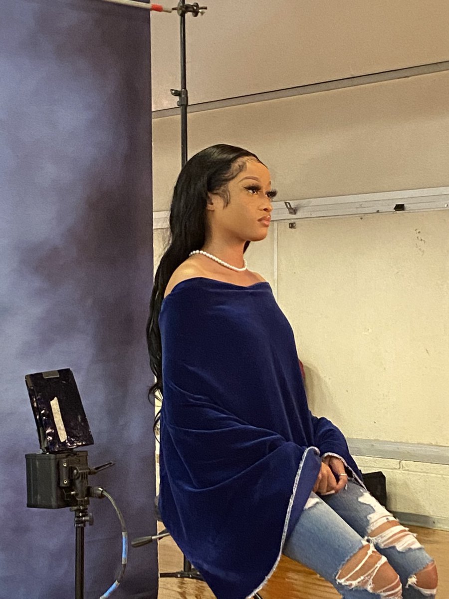 TashuaParker's tweet photo. Senior portraits have begun and my babies are getting ready for the world. I am so proud of them and can not wait to see the great things they will accomplish. They are truly my sunshine and why I enjoy my job. https://t.co/szt3nsantq
