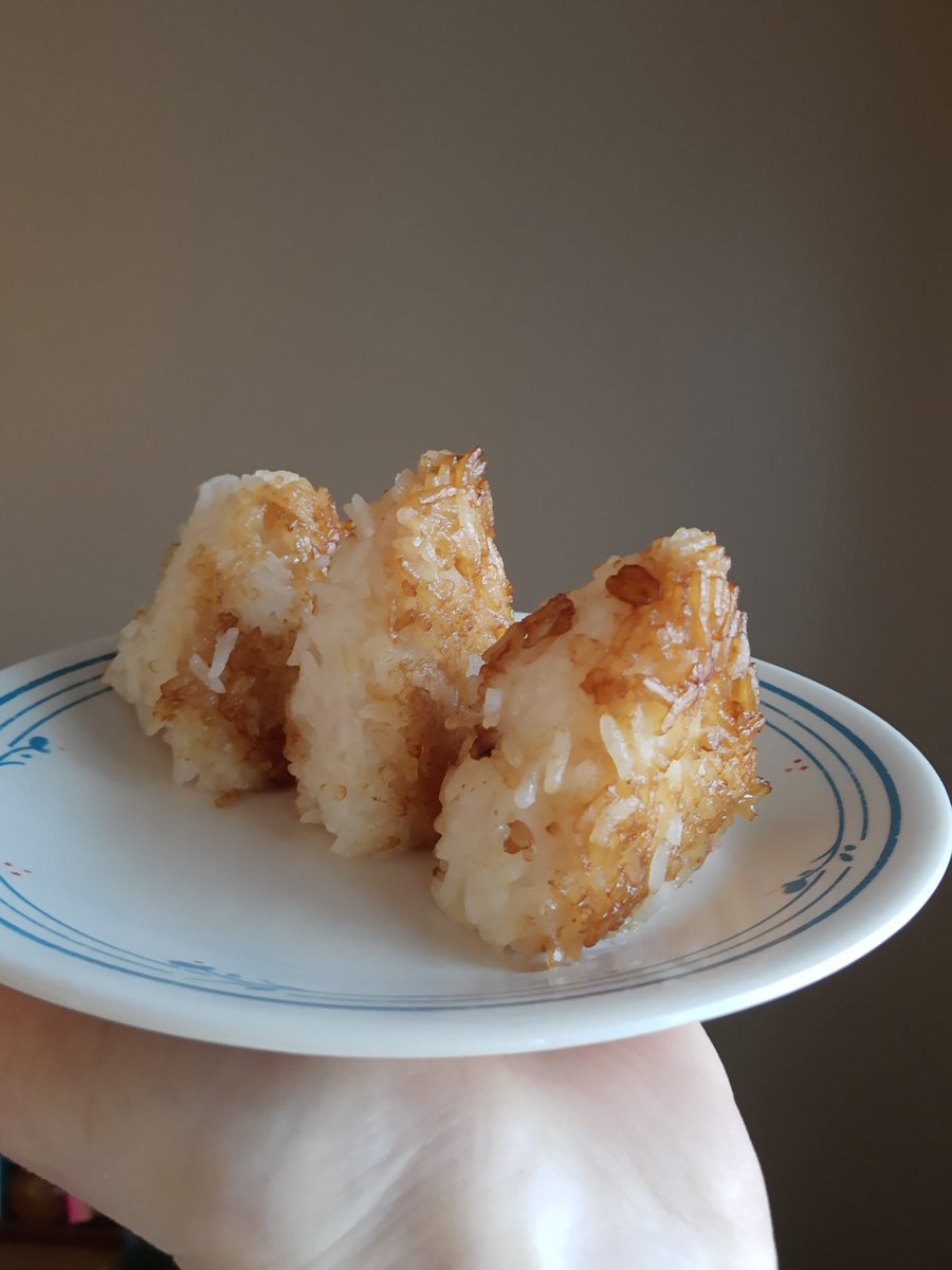 amalia_charis's tweet photo. Yaki Onigiri (fried rice balls) and homemade ramen today for the #GEOvirtualfair @HerHistoryatYC! (Also making kimchi, just for us. 😁) https://t.co/Qpt5euUdZN