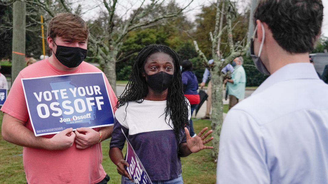 ossoff's tweet photo. Loved seeing y'all in Macon today! https://t.co/NtOtPuDqdg