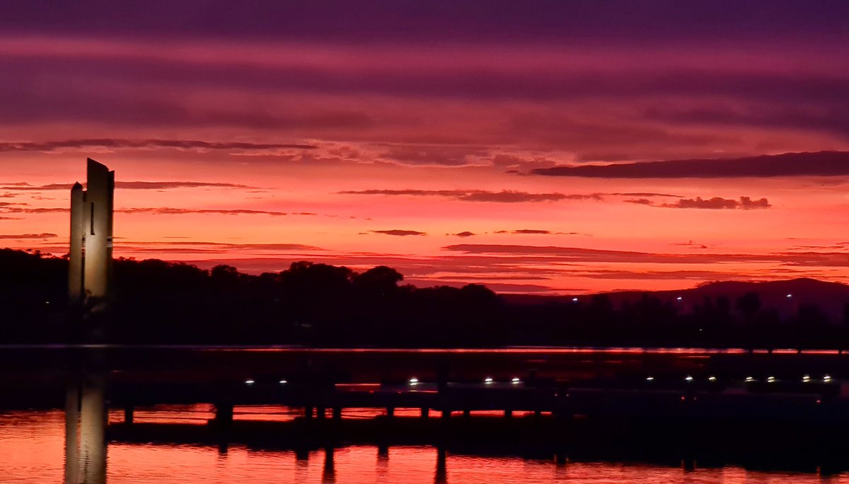scottyimhoff's tweet photo. The 5:30am this morning at the start of my #run was worth it seeing a #sunrise like this 😁🙌🏃‍♂️ @visitcanberra @abccanberra @abcnews @WINNews_ACT @canberratimes

#canberrasunrise #visitcanberra #abccanberra #lakeburleygriffin #canberra #cbr #running https://t.co/ebInNORWuv