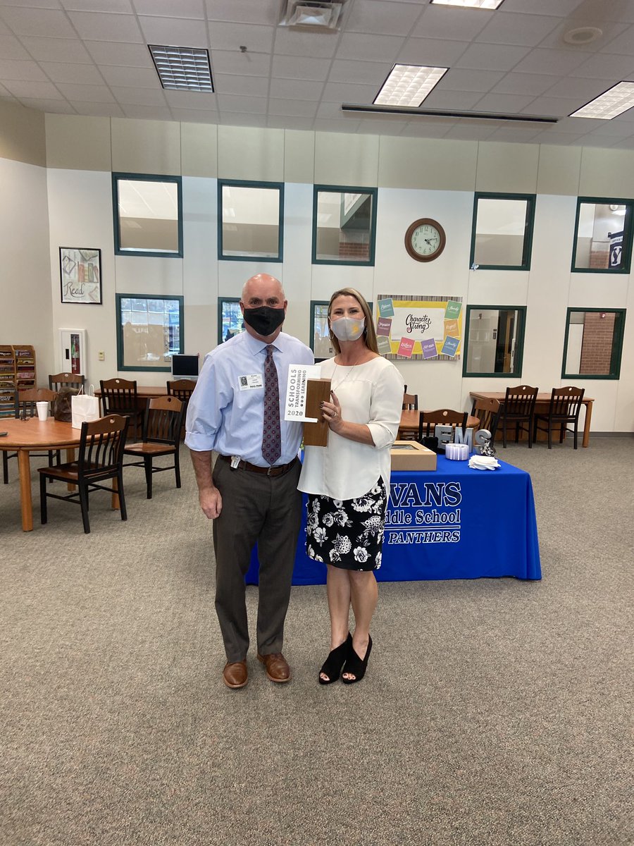 DarlaJackson8's tweet image. What happens when Evans meets N2Learning? Schools Transforming Learning Award, that’s what!! Go Evans!! @N2Learning