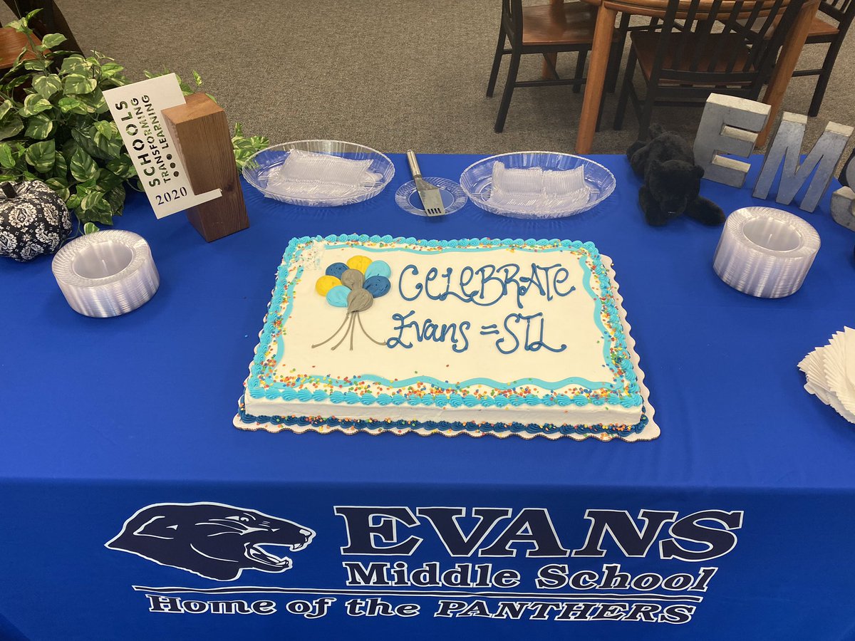 DarlaJackson8's tweet image. What happens when Evans meets N2Learning? Schools Transforming Learning Award, that’s what!! Go Evans!! @N2Learning