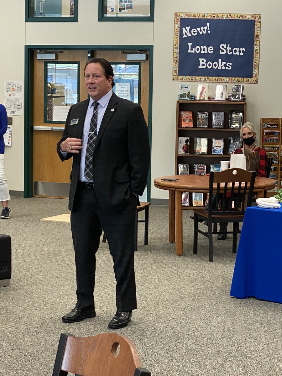 DarlaJackson8's tweet image. What happens when Evans meets N2Learning? Schools Transforming Learning Award, that’s what!! Go Evans!! @N2Learning