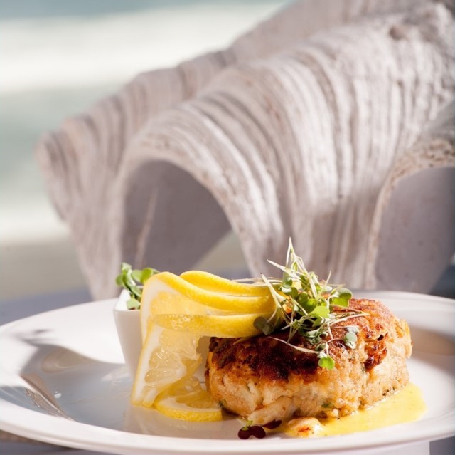 blueoceanevent's tweet photo. Enjoy some (crab)cake by the Ocean😉🦀🌊! Experience the Holidays by the Sea and book a micro-holiday party for December &amp; January with delicious menu selections from @SeaglassDining !
#corporateevents  #corporate  #holidayparty #holidaypartyplanning #holidays #holidayparties https://t.co/w7HkS6n5xh