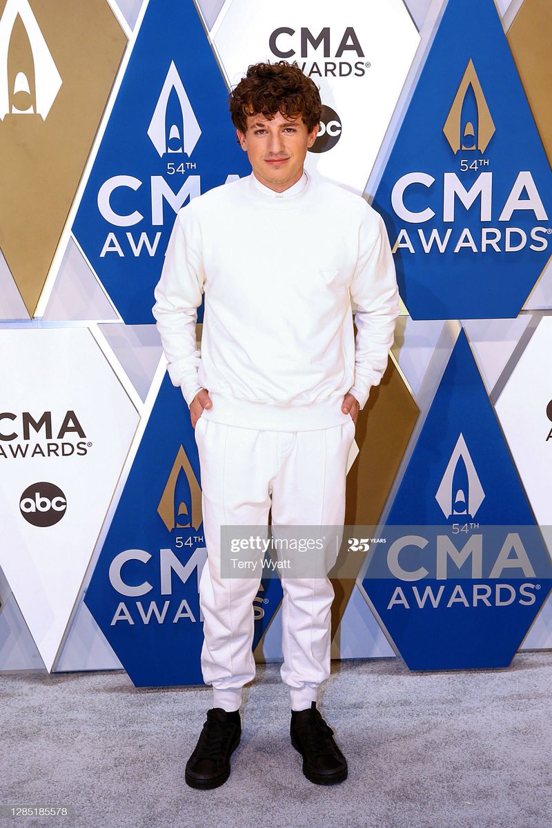 CPuthAccess's tweet photo. 「 Images ⁠⁠」
@charlieputh on the red carpet at the #CMAawards — November 11, 2020

[Credit: Getty Images] https://t.co/LgEIO2ZQLR