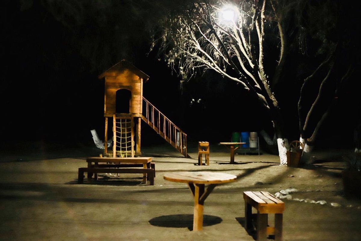 ErikaBrionesMX's tweet photo. Esta noche así se ilumina el área de juegos gracias a los compañeros de Juventud y Alumbrado público 😊🌟

Así es como poco a poco estamos  recuperando nuestros espacios públicos, para que todas las familias puedan disfrutar de Villa de Reyes. Les mando un saludo a todos!!! 💫 https://t.co/eO3wAdAihz