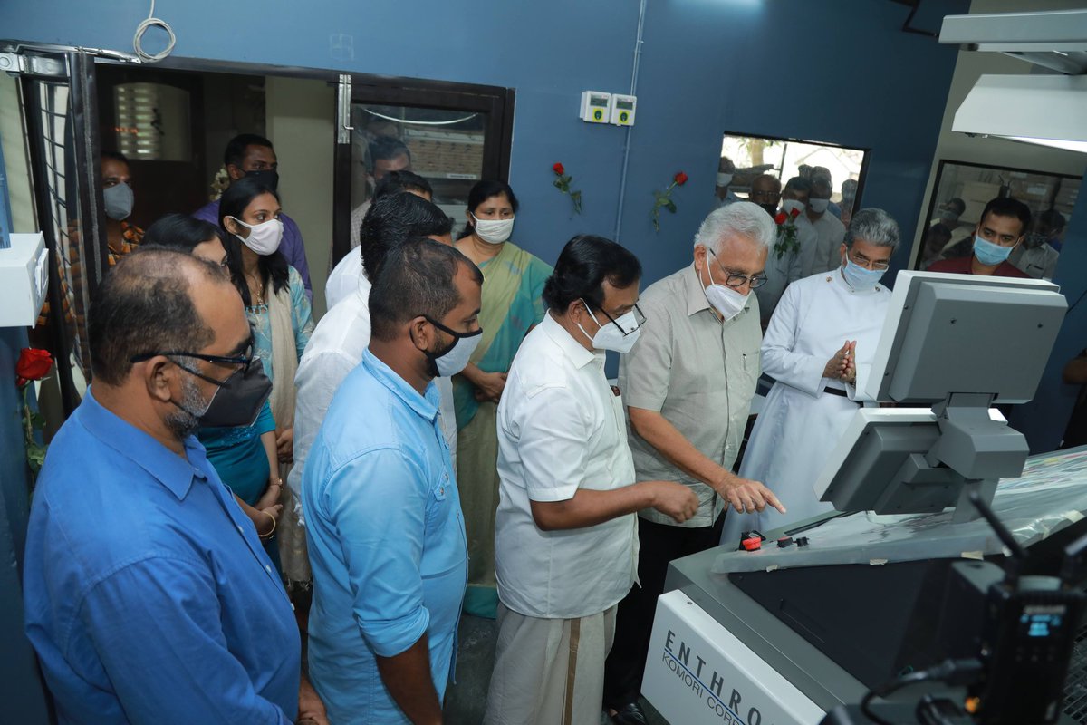 Komoriindia's tweet photo. Komori #Enthrone Inauguration at Kochin
Alois Graphics has installed brand new #komori Enthrone 4 colour offset at their Kochin Plant.
Komori India Team congratulate #Alois Team for the new komori printing offset press.
visit our website- https://t.co/ims9V1L8c0
Happy Dhanteras https://t.co/uKPSr2rGTH