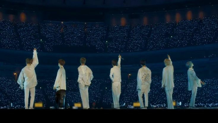 jmnchId's tweet photo. "un día bang pd nos dijo que seríamos la banda de chicos más grande del mundo. Nos reímos mucho saliendo de la sala de prácticas pensando que lo había dicho para no herir nuestros sentimientos" - kim namjoon. 

ahora son honrados como innovadores de la música 
#BTSMusicInnovator https://t.co/ulYhfwNaNf