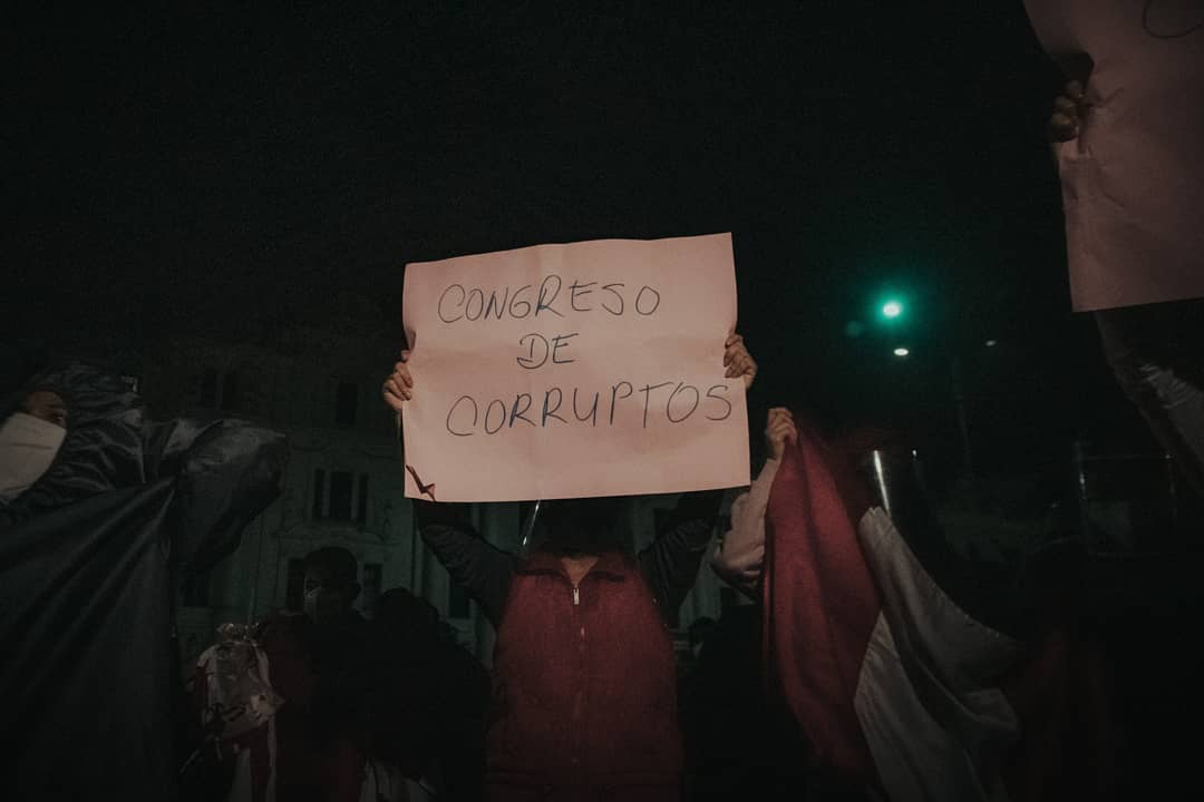 El 9 de noviembre el congreso aprobó la vacancia del presidente Martín Vizcarra con 105 votos a favor, estando a cinco meses de las elecciones y menos de nueve meses del cambio de gobierno. #MerinoNoEsMiPresidente