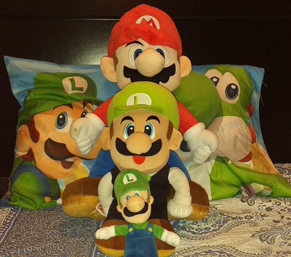 KookieStar_22's tweet photo. My new friend's BF gave me this Mario Pillow Sheet, and I'm love 😭💕💕💕
#Mario #SuperMarioBros #PillowSheet https://t.co/S1kJy8Buem