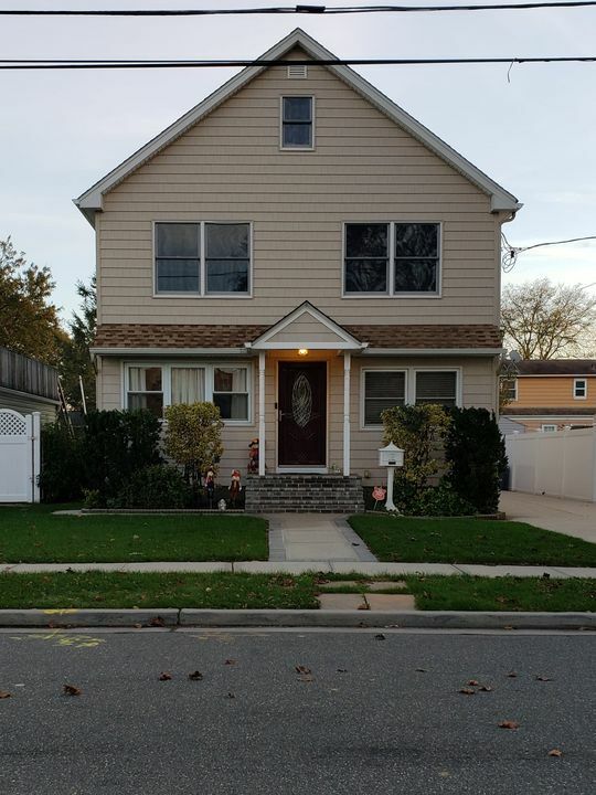 IreneSellsHouse's tweet photo. #eastmeadow  #Nassaucounty #IreneSellsHouses 
1864 Aaron ave East Meadow DIAMOND 5 Bed home
OPEN HOUSE Saturday 11/14/20 from 11:00 to 1:00 https://t.co/9PQRol6hNa https://t.co/wS0879UpV2
