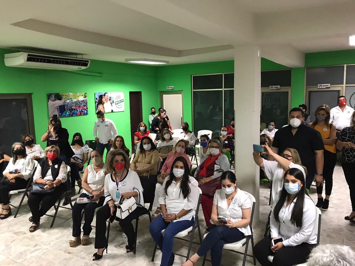 raulcotamu's tweet photo. Las mujeres en mi Partido #PRI están bien representadas en el #ONMPRI #Ahome con mi amiga Maribel Sánchez que hoy tomó protesta como presidenta.  ¡Felicidades! A seguir fortaleciendo el #PRI y trabajar por un mejor municipio. 
#SomosPRI https://t.co/z2PAFNtILW