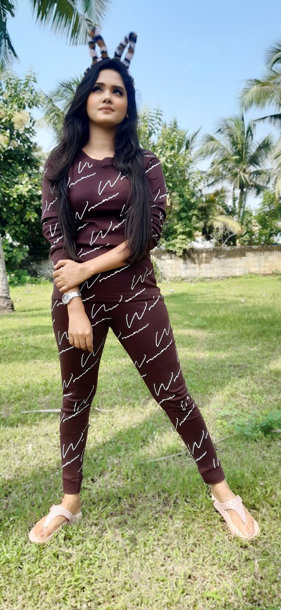 SaaiGayatri's tweet photo. Don’t change to fit the fashion,change the fashion to fit you.
Good day☔️☕️🐰 https://t.co/i2DzcfQeIO