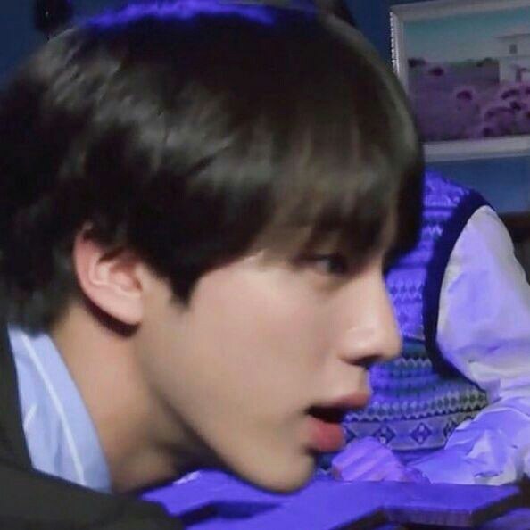Jinkookalways92's tweet photo. Seokjin cute😙❤❤❤ https://t.co/QY7wRp98B9