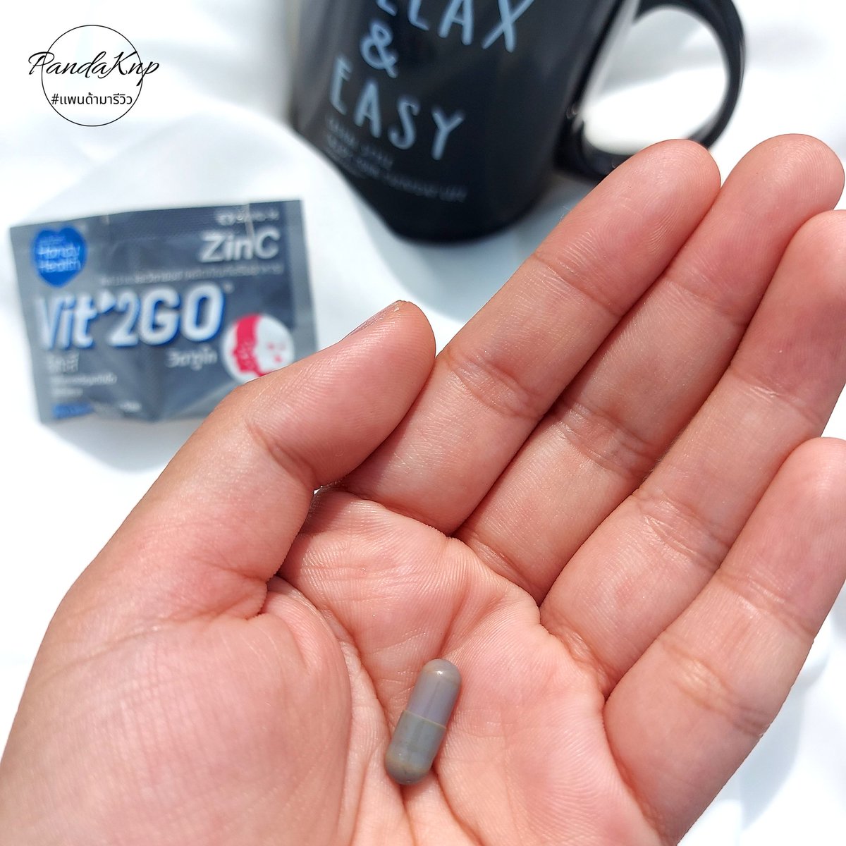 PandaKnp's tweet photo. ใครที่เป็นสิว เเพนด้าเเนะนำให้กิน HandyHealth  Vit’2GO Zinc💊 เลยค่ะ ตัวนี้เขามีส่วนผสมจากธรรมชาติ ที่ช่วยลดอาการบวมเเละเเดงของสิวอักเสบ ทำให้สิวแห้งเร็วขึ้น เป็นแคปซูลขนาดเล็ก กินง่าย 1 ซองมี 2 เม็ด (กินหลังอาหาร) กินได้ 2 วัน
💸: 15 บาท
🛒: เซเว่น
#รีวิวเซเว่น
#แพนด้ามารีวิว https://t.co/XHz8rZpSDo