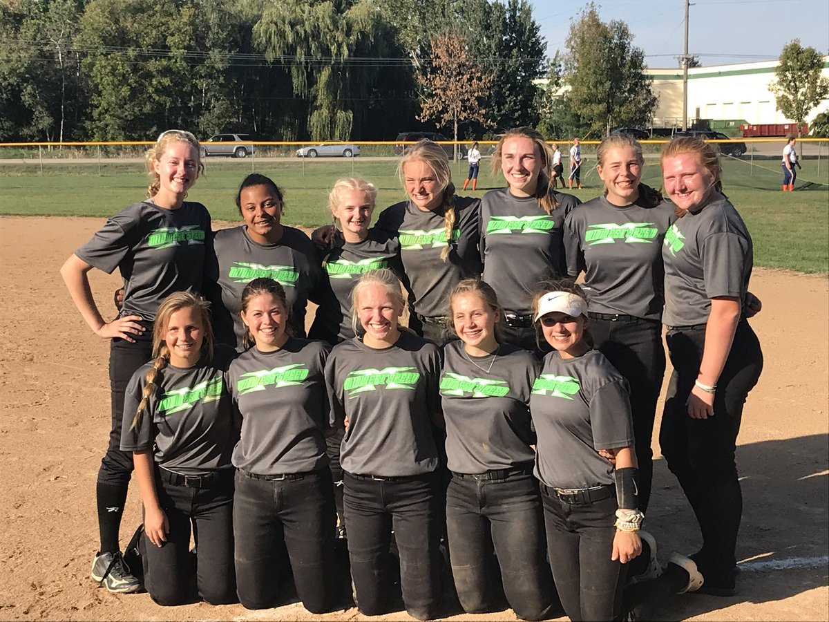 Congratulations to <a href="/HockettSyd/">Syd Hockett</a> on signing her National Letter of Intent today to continue her education &amp; softball <a href="/USTSoftball/">Follow @TommieSoftball</a> <a href="/TommieAthletics/">St. Thomas Athletics</a> <a href="/MGActivities/">Crimson Activities</a> #proudcoach #Traditionnevergraduates