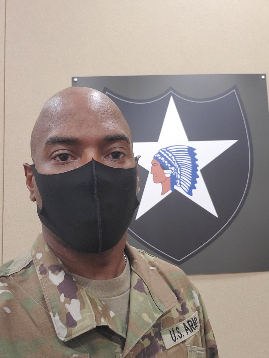 MDBogan's tweet photo. Happy Veterans Day to the Soldiers of 2ID! I've never served with you but I respect you all. @2INFDIV https://t.co/ynvZiWV19Z