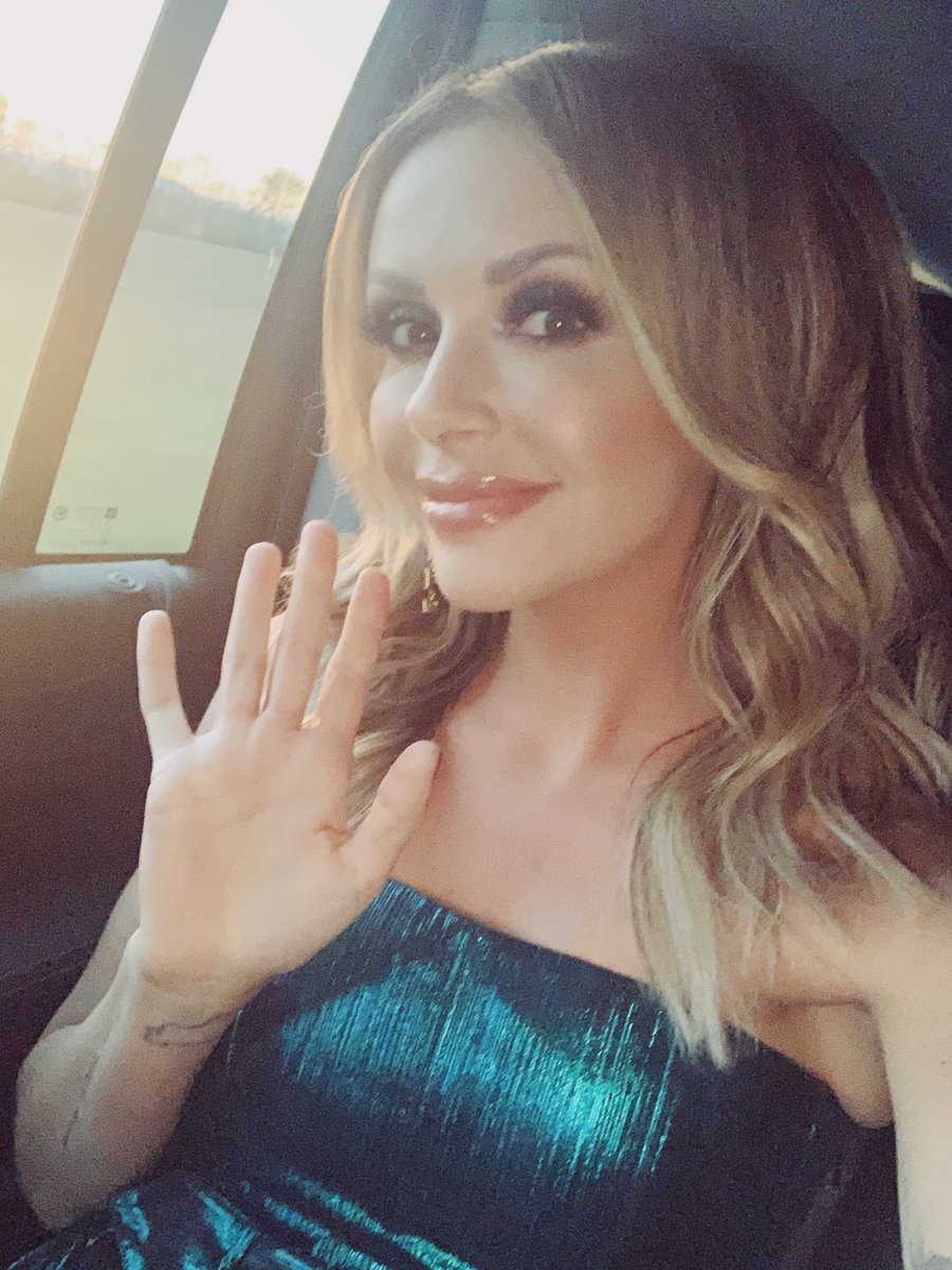 Carly Pearce tweet media