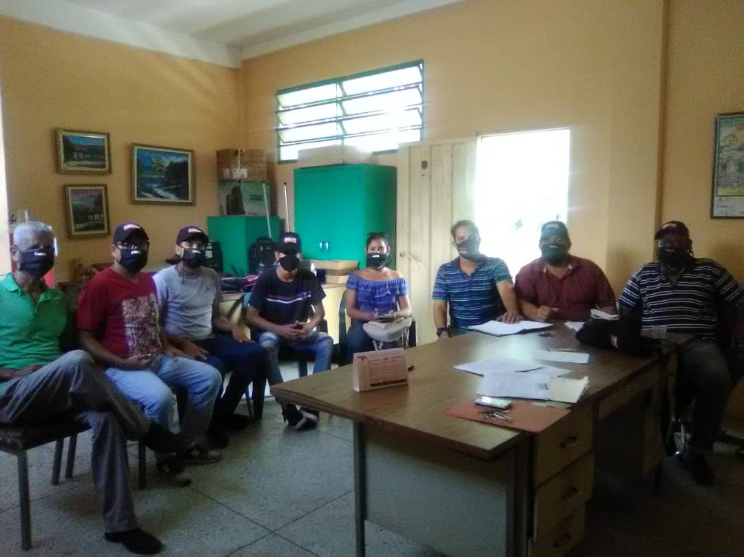 AvanzadaY's tweet photo. En Yaracuy seguimos afinando los detalles rumbo al 6 de Diciembre. Vota abajo y a la derecha. Vota en AVANZADA PROGRESISTA ¡YA BASTA! @HenriFalconLara @AvanzadaProgre @DanielConcejal2 @abgjuangutierr1 @FannyR_Garcia @luisromeroc @Daniel_Santolo @BrunoVGallo @CastilloMaribel https://t.co/wHMaqGQ1yG