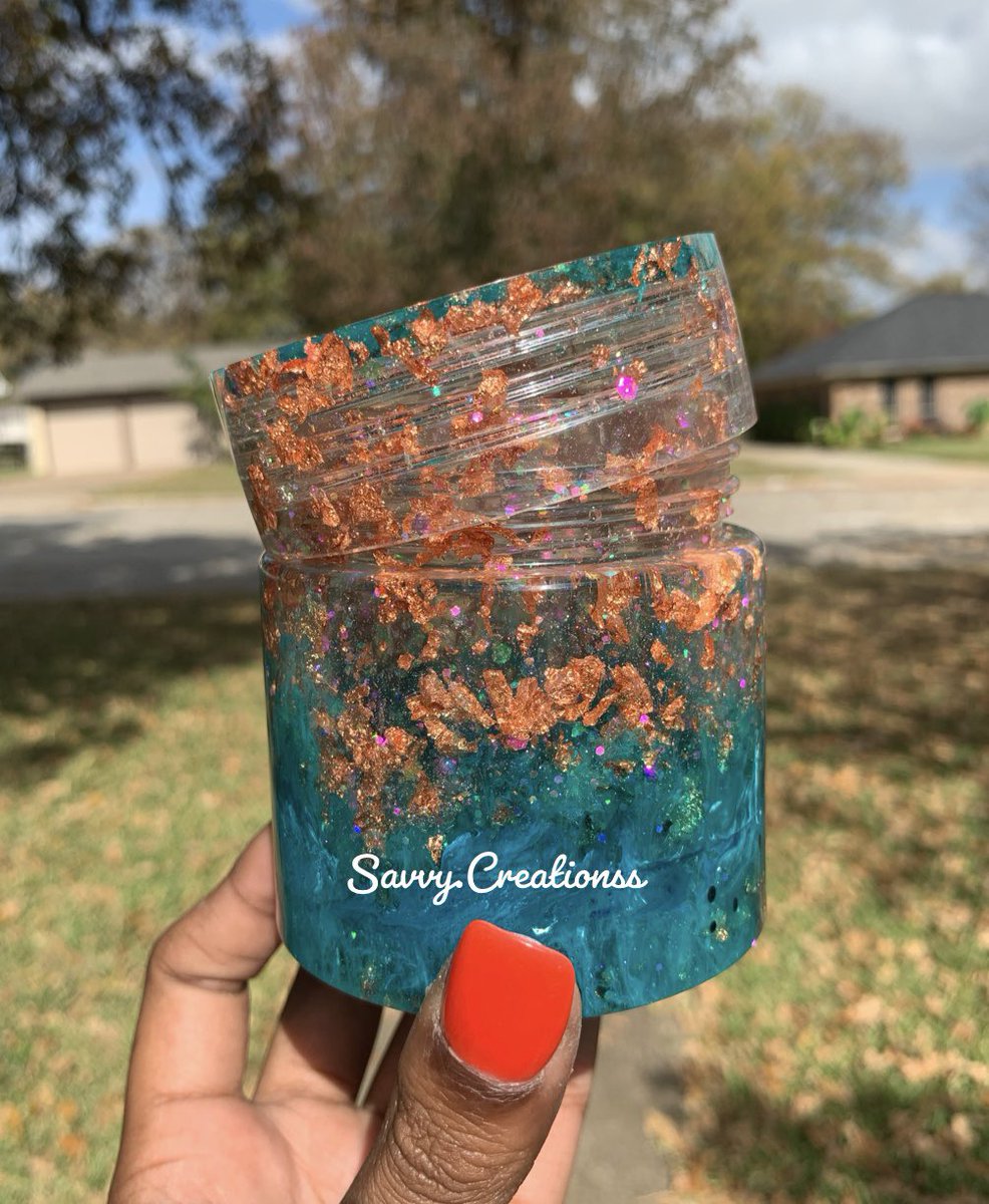 savvycreationss's tweet photo. ✨JARS✨

Now with screw in lids! Perfect for decoration , 🍃💨, or whatever your heart desires!! 

Available in my shop now! https://t.co/oQ7t6RIYe1

Can be customized as well! DM me for info! 🤎 https://t.co/QjYtbI6KxP