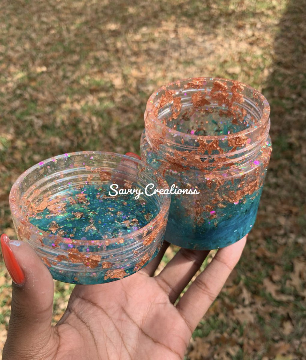 savvycreationss's tweet photo. ✨JARS✨

Now with screw in lids! Perfect for decoration , 🍃💨, or whatever your heart desires!! 

Available in my shop now! https://t.co/oQ7t6RIYe1

Can be customized as well! DM me for info! 🤎 https://t.co/QjYtbI6KxP