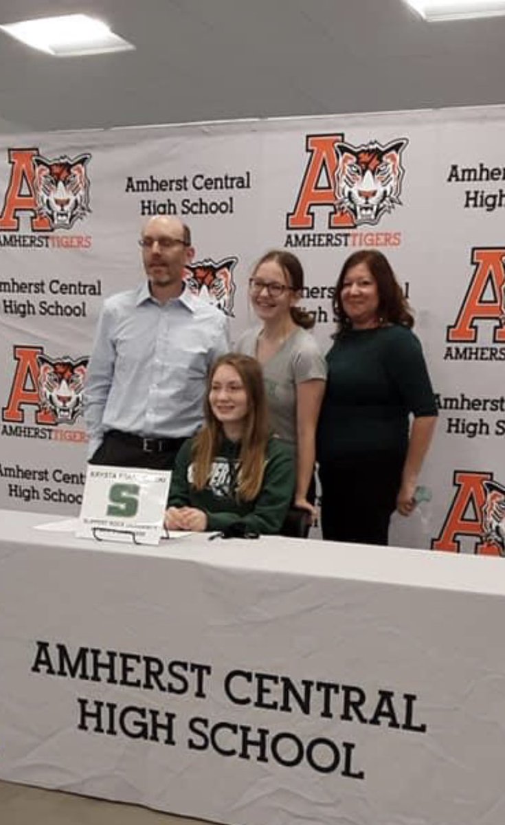 EmpressWLax's tweet photo. Congrats to @krystafrankowski, @SmithersElla and @ellawrob on signing the LOI today. @SRUwlax @SetonHillLax @woffordwlax https://t.co/ZBS4FQNbip