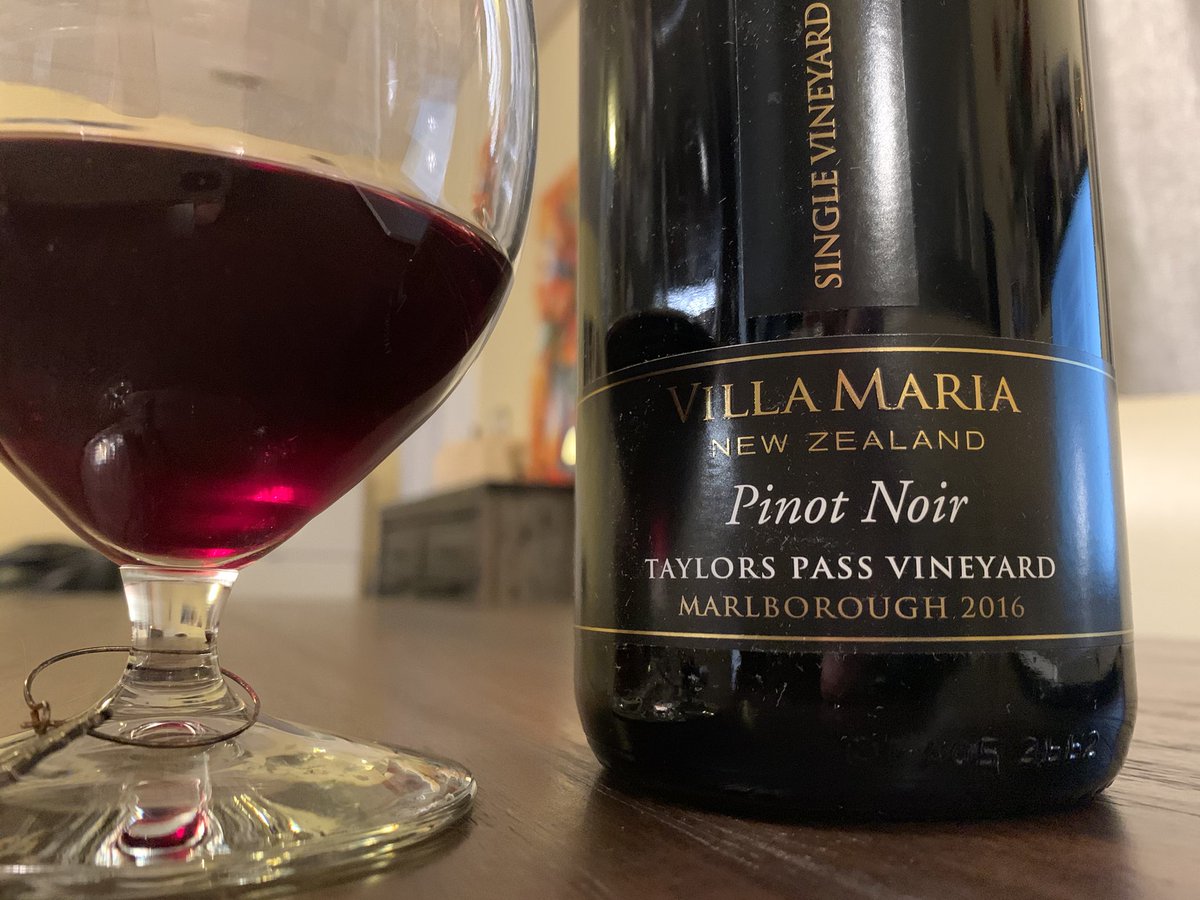 JolaBurnett's tweet photo. Taylors Pass Pino Noir (2016) by @villamaria_wine is both warm and intense. #Delish #FirstSipNZ #VillaMaria #Wine
Cc: @Kat_halbtrocken @jfouts @rachelloumiller @brm90 @JamesTheWineGuy @JvBUncorked @ExplorWineGlass https://t.co/4XevTyxwzn