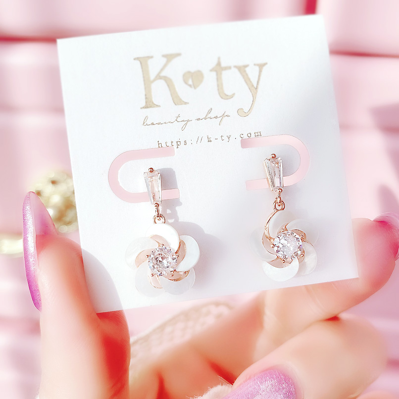 𝖪𝖳𝖸 Elegant Tile Flower Zirconia ピアス 2 900 T Co N3i4xfw0mh ピアス イヤリング Rings Earrings アクセサリー Fashion 韓国好きな人と繋がりたい 韓国ファッション Girly Lovely ゆめかわいい オルチャン かわいい 可愛い