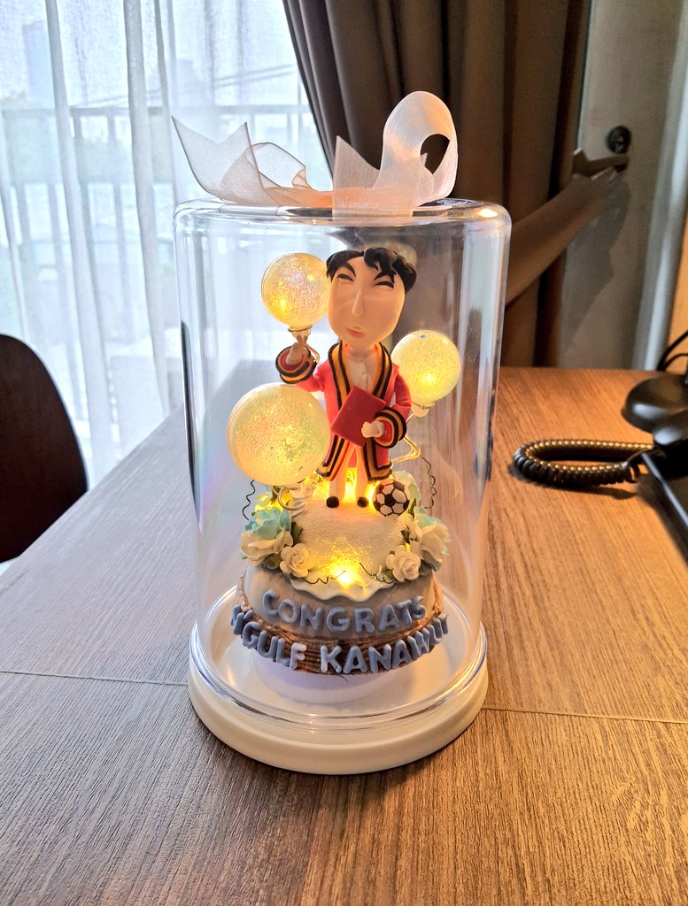 GiftZyGK's tweet photo. ขอแสดงความยินดีกับความสำเร็จอีกหนึ่งก้าวของน้องกลัฟนะครับ และขอให้หนูประสบความสำเร็จในทุกๆก้าวของชีวิตเลยนะครับ หวังว่าหนูจะชอบของขวัญที่ฝากไปให้นะลูก...รักนะครับ...❤
#SupportGulfForever
#ConGULFtulations https://t.co/AYuqIhymjD
