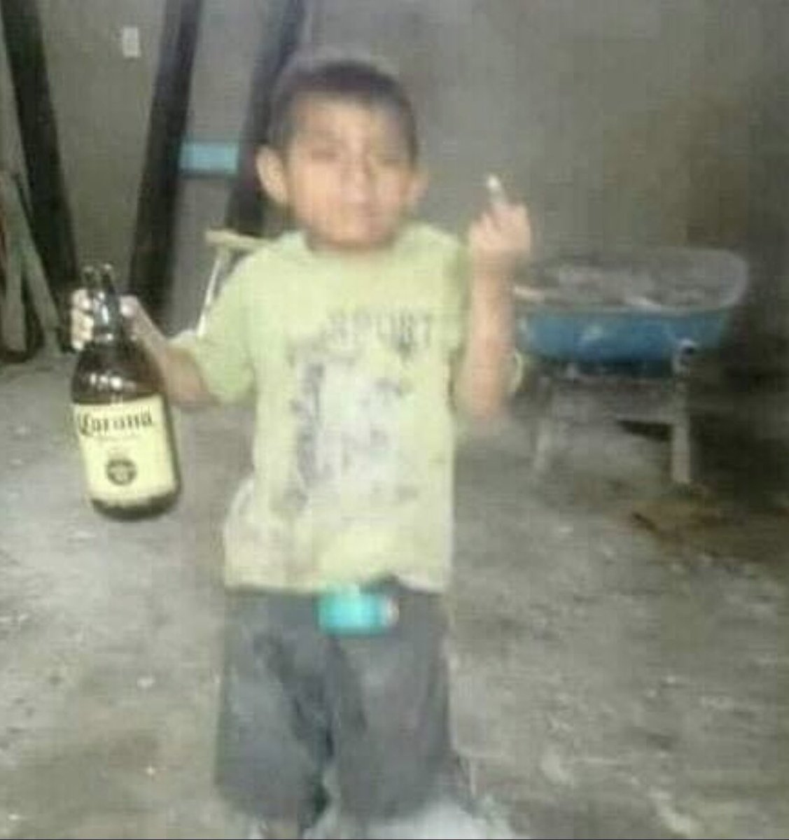 corridosybandas's tweet photo. Otros despidiendo el año 2020 // Yo https://t.co/FNULBbutz4