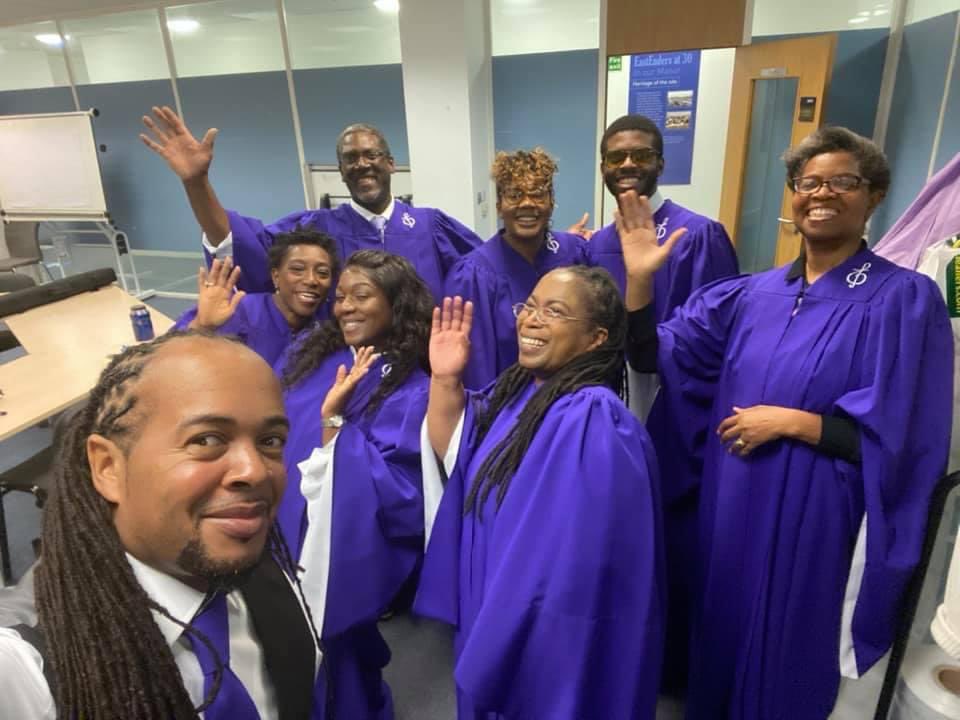 hdmusicltd's tweet photo. #leondixonpianist playing for this gospel choir on BBC Eastenders this evening 12.11.2020 19:35 on BBC1... enjoy 🎹🎼🎤 https://t.co/oe4bJxgQzQ