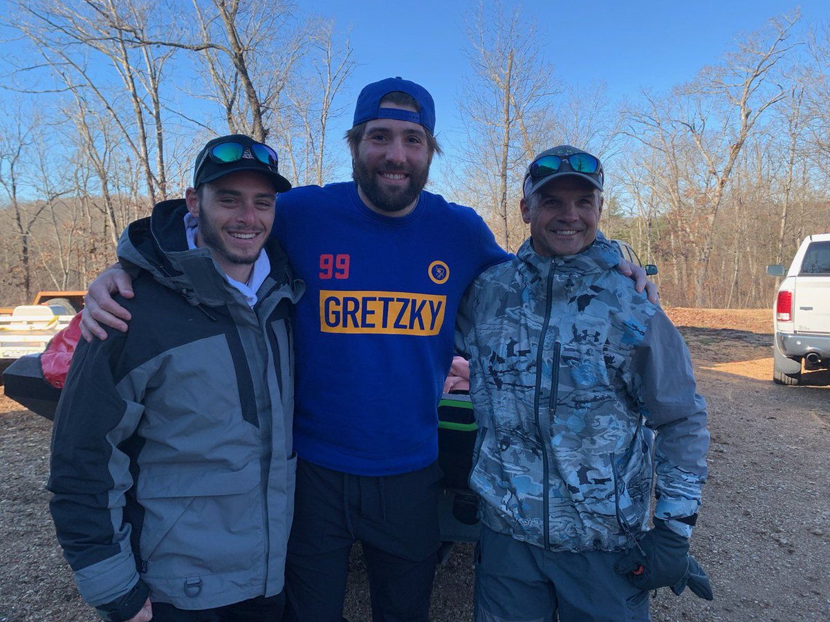 Thank you Aaron from @TackleHD for taking us out today and putting a wallop on some Missouri Smallmouth with the HD Magic Craw!!! We’ll definitely film some more Missouri wildlife soon. #Season3dude