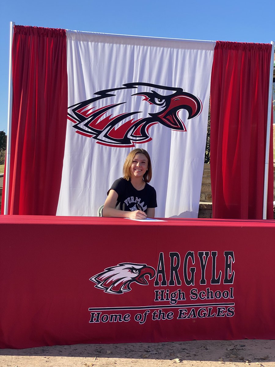 214Lacrosse's tweet photo. 🌟Congrats to our 2021 Goalie, Kenzie McCormick, on signing her National Letter of Intent to play Lacrosse at Furman University!!💛We are so proud of you!!👏🏼Go Paladins!💜🤍
•
#214edge
#214recruiting 
#family214ever https://t.co/gU2sGghC4L