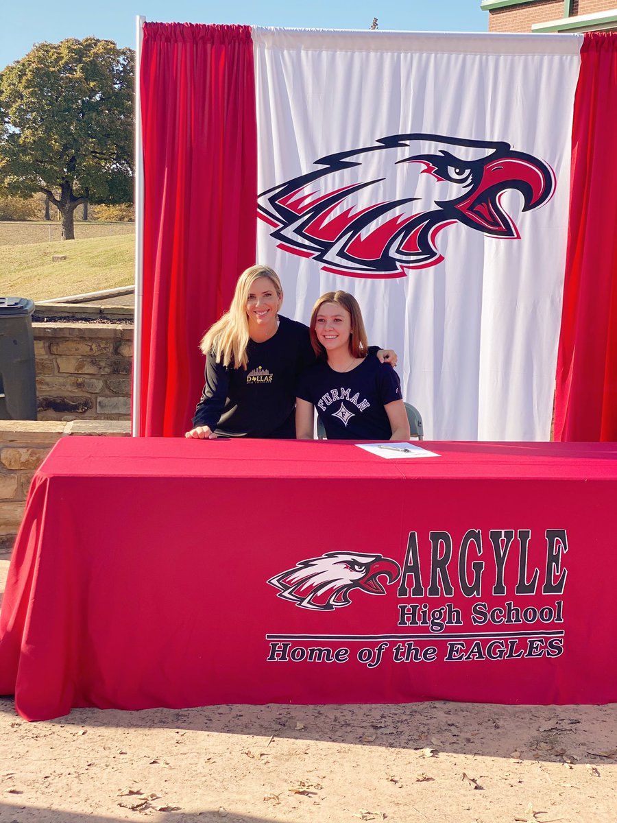 214Lacrosse's tweet photo. 🌟Congrats to our 2021 Goalie, Kenzie McCormick, on signing her National Letter of Intent to play Lacrosse at Furman University!!💛We are so proud of you!!👏🏼Go Paladins!💜🤍
•
#214edge
#214recruiting 
#family214ever https://t.co/gU2sGghC4L