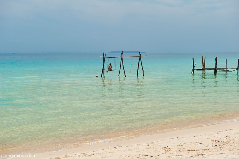 GlobeRovers's tweet photo. The weather is getting nice and sunny in Cambodia! https://t.co/8XxfwHNGQC

#travel #travelmagazine #magazines #magazine #travelmagazines #travelblogger #islands #beaches #Cambodia https://t.co/xcLDuCRfBU