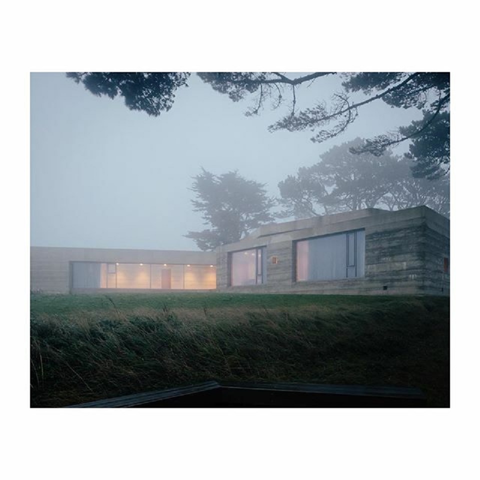 [3/3] #PeterZumthorThe Secular Retreat, Devon  #UK  #TheHouse +  #Film by Jim Stephenson The house in the mist, 2019Jim Stephenson  @clickclickjim  #juevesdearquitectura