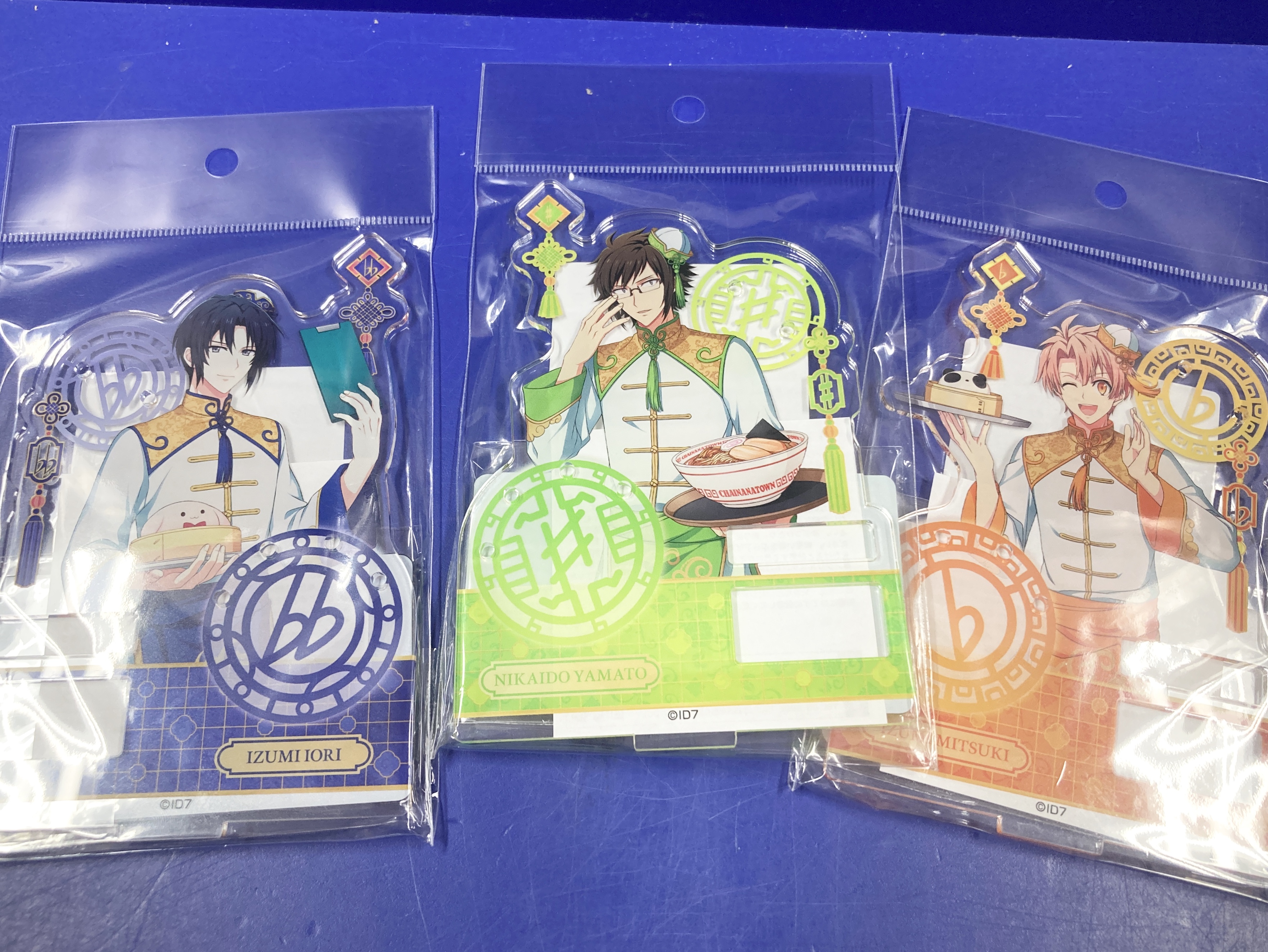 アニメイト池袋本店 商品情報 アイドリッシュセブン チャイナナ シリーズの商品が６階に入荷しております アクセサリースタンド 巾着ポーチ クリアファイル など好評販売中アニ アイナナ T Co Kcbyedtpcl Twitter