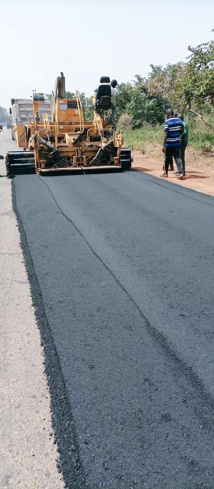 Banaru or Gwanara as usually being called is a community that'd been cut-off from other communities in not only Baruten but also d State at large. This's for no other reason than d 33Km major road that links d community from Ilesha-Baruba that'd been neglected for decades #Thread  https://twitter.com/RealAARahman/status/1325851600741687296