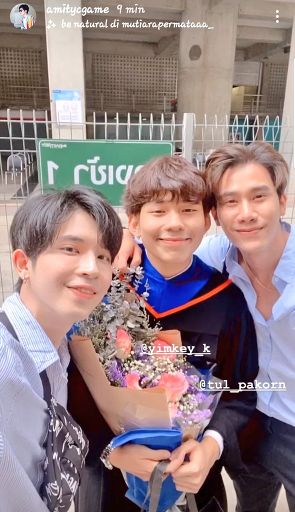 MaxTul_TulMax_'s tweet photo. Oooohh this trio! Love you boys 💕
Congrats #yimkey 👏🤩
Are you sleepless Mr.Pakorn?
Your eyes look puffy🥺 https://t.co/viJ782fwKg
